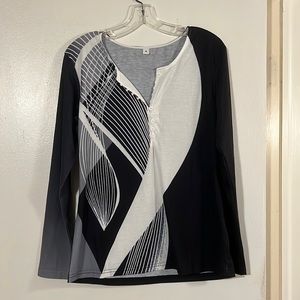 Rosebud Henley style top. Black/gray/cream